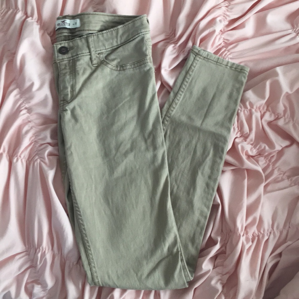 hollister khakis